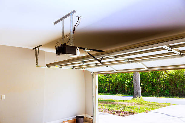 Top rated local Garage Door specialists in Sonterra, TX